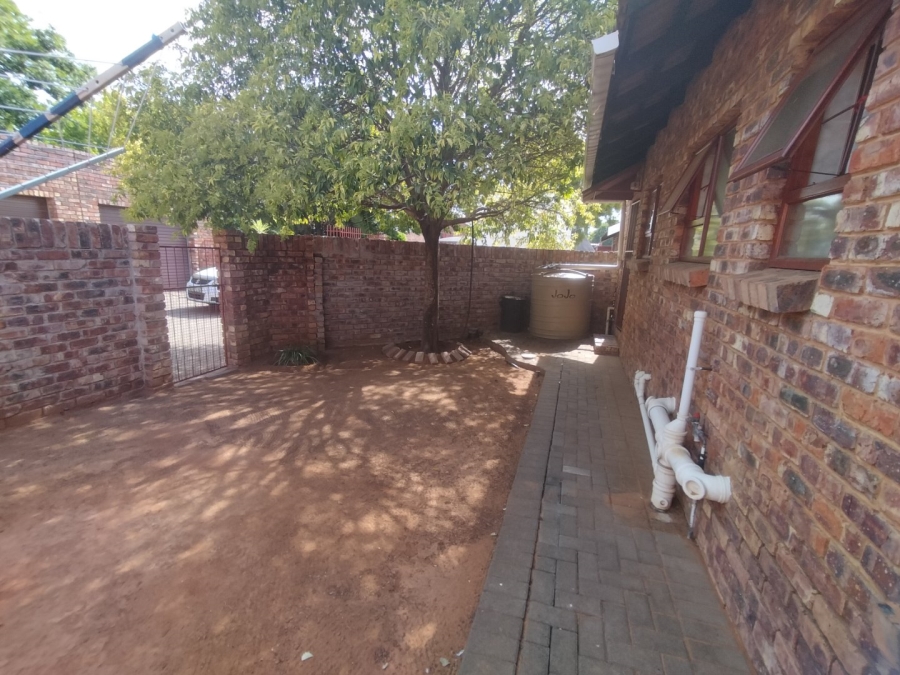 3 Bedroom Property for Sale in Langenhovenpark Free State